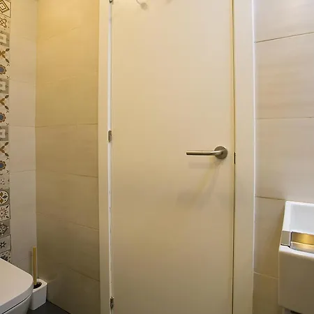 Amália Near Rossio Square Lisboa