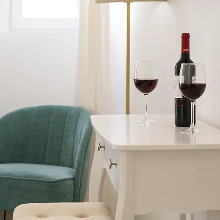 Amália Near Rossio Square Lisboa