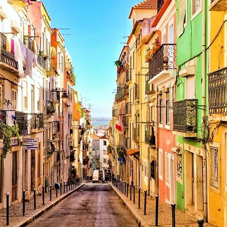 Amália Near Rossio Square Lisboa