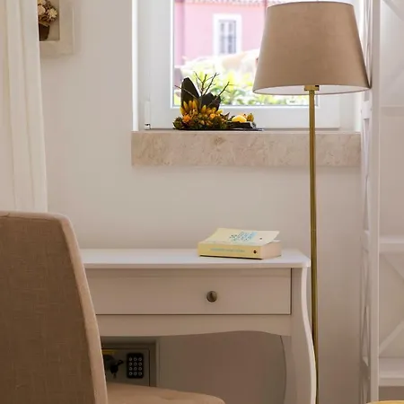 Amália Near Rossio Square Lisboa