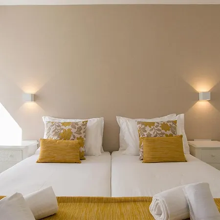 בית הארחה Amalia Near Rossio Square 3*