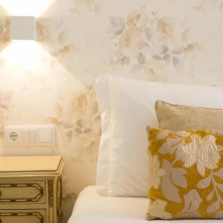 Amalia Near Rossio Square בית הארחה 3*