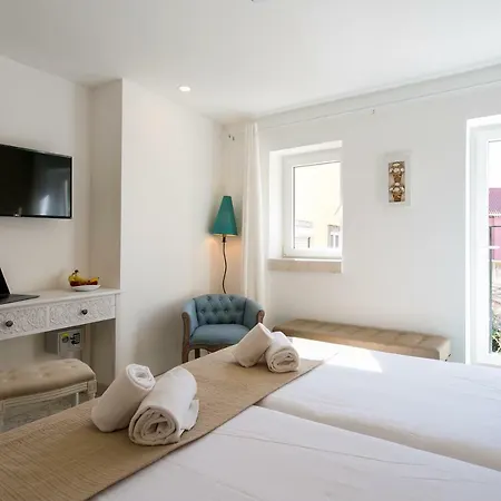 Amalia Near Rossio Square בית הארחה